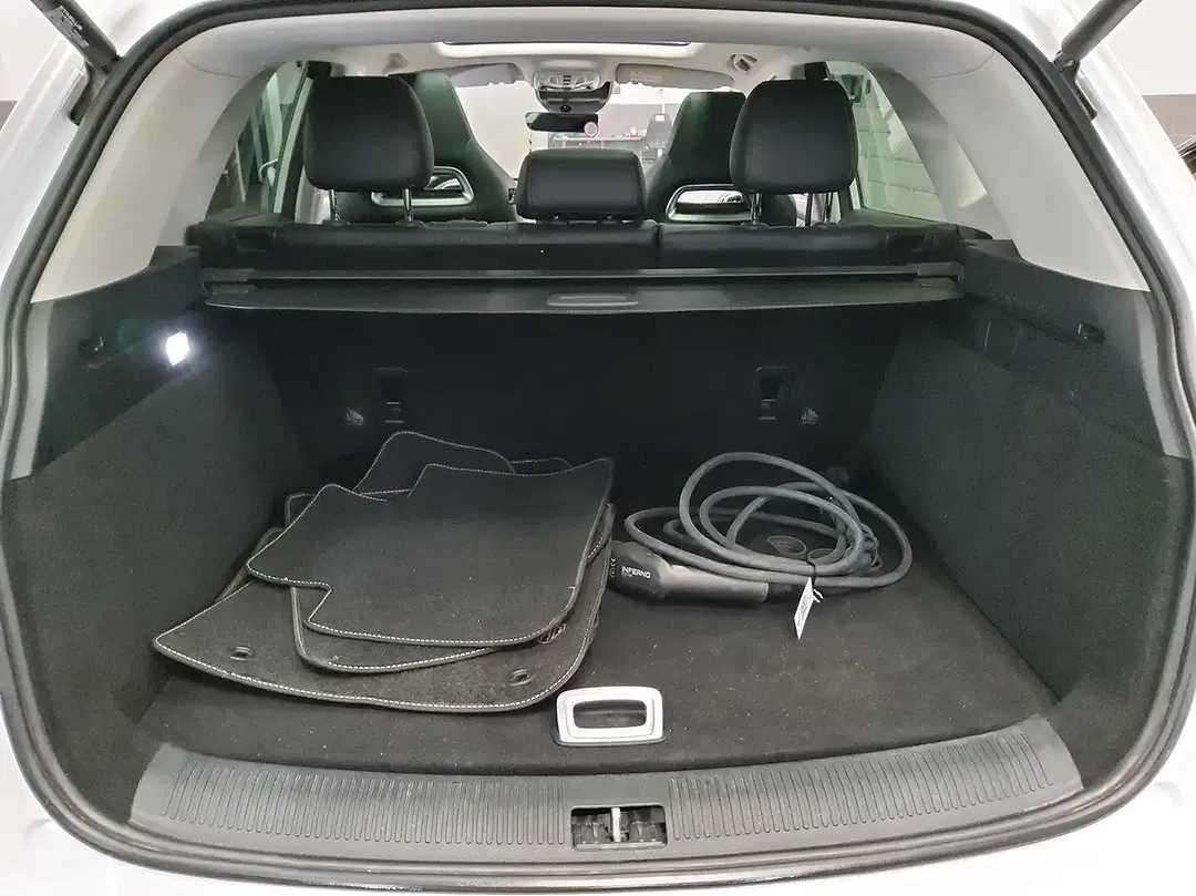 MG EHS PHEV Hybrid - Thumbnail 12