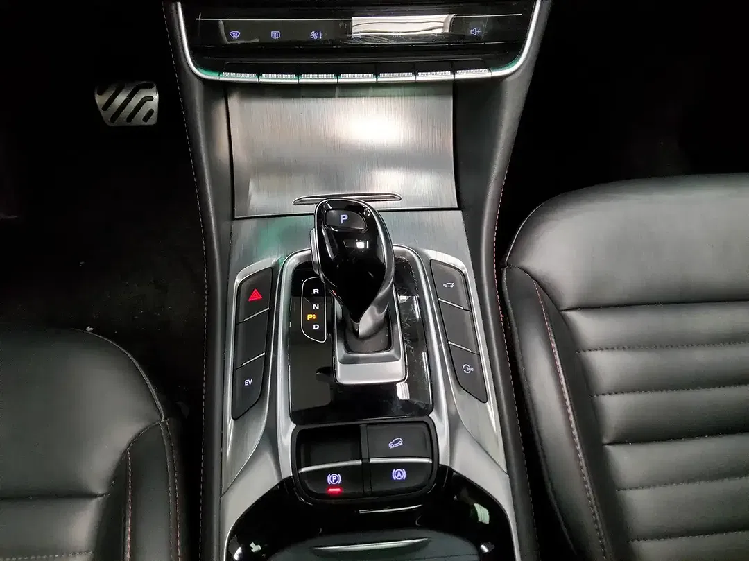 MG EHS PHEV Hybrid - Thumbnail 6