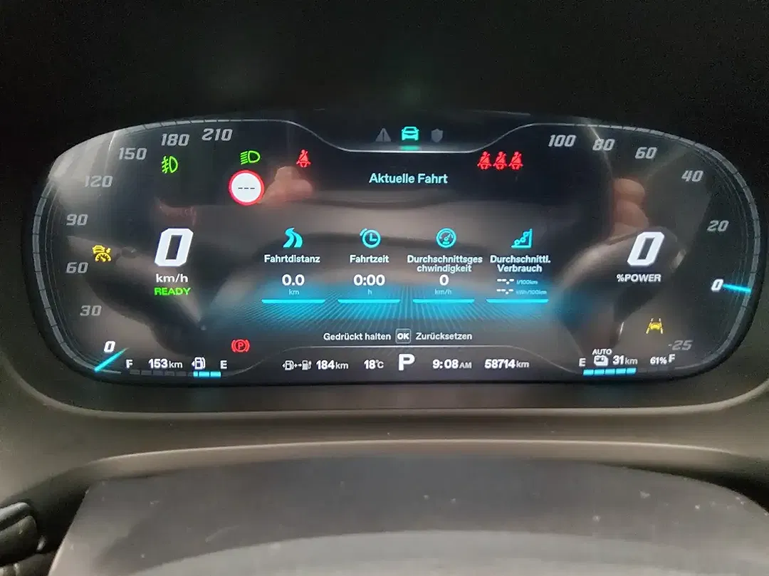 MG EHS PHEV Hybrid - Thumbnail 8