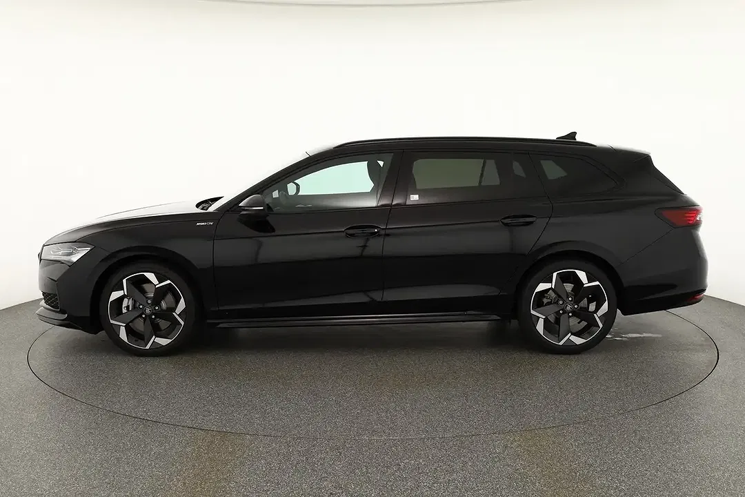 Skoda Superb 2.0 TSI DSG Combi Sportline - foto 1