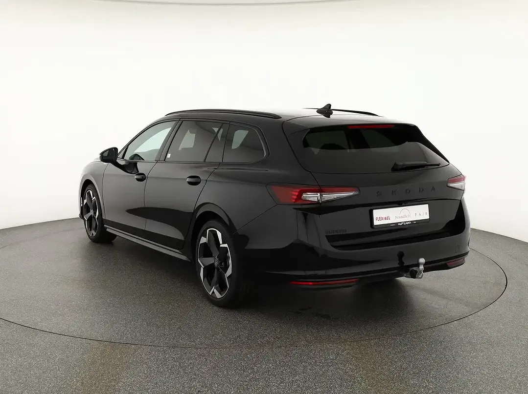 Skoda Superb 2.0 TSI DSG Combi Sportline - foto 2
