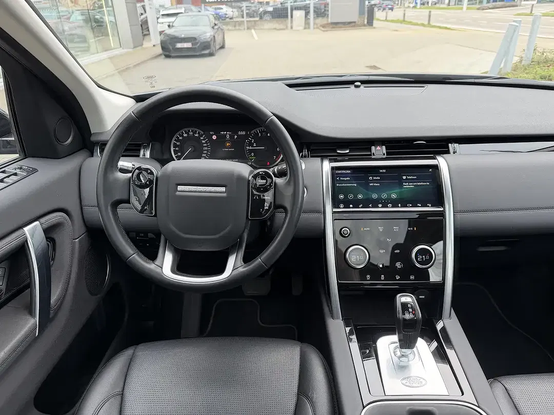 Land Rover Discovery Sport P300e 4x4 S - Thumbnail 11