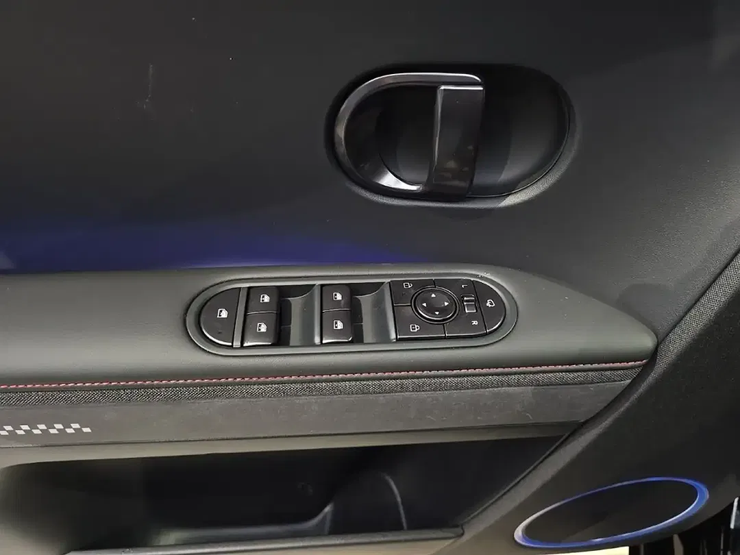Hyundai IONIQ 5 N Line - Thumbnail 9