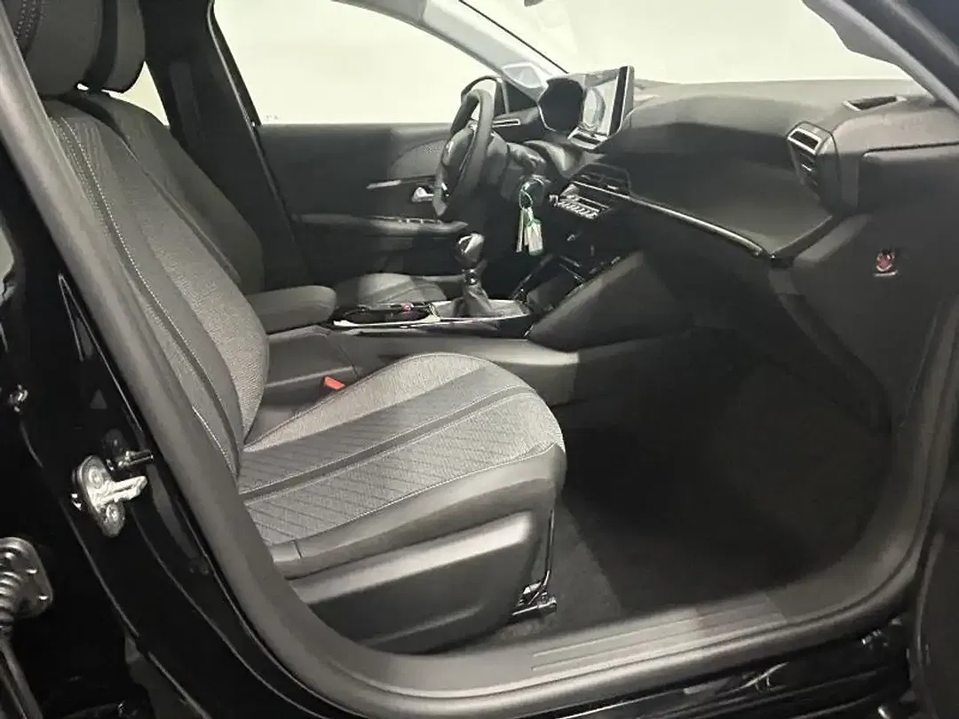 Peugeot 208 Allure - Thumbnail 2