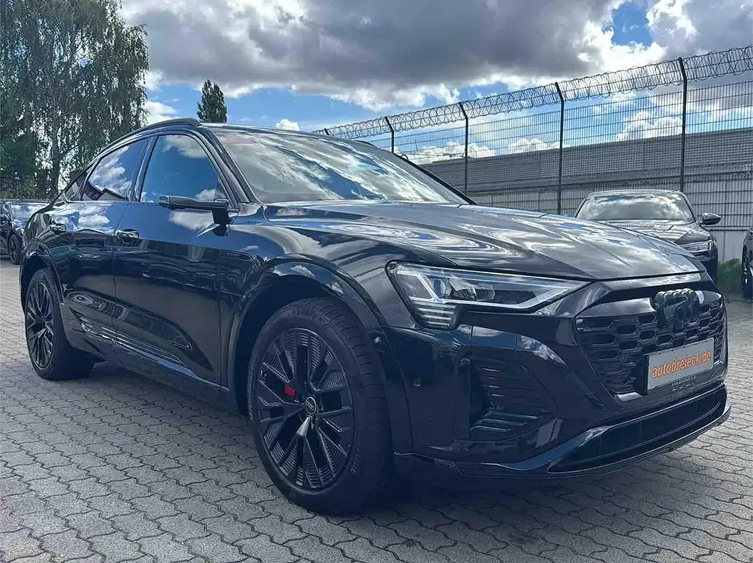 Audi Q8 e-tron 55 Sportback S line - Thumbnail 3