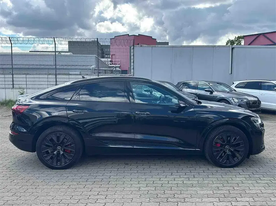 Audi Q8 e-tron 55 Sportback S line - Thumbnail 4