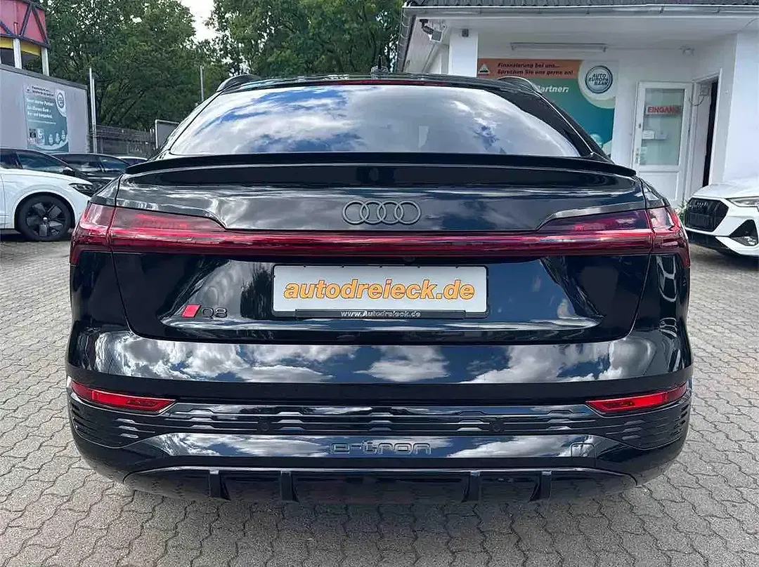 Audi Q8 e-tron 55 Sportback S line - Thumbnail 6