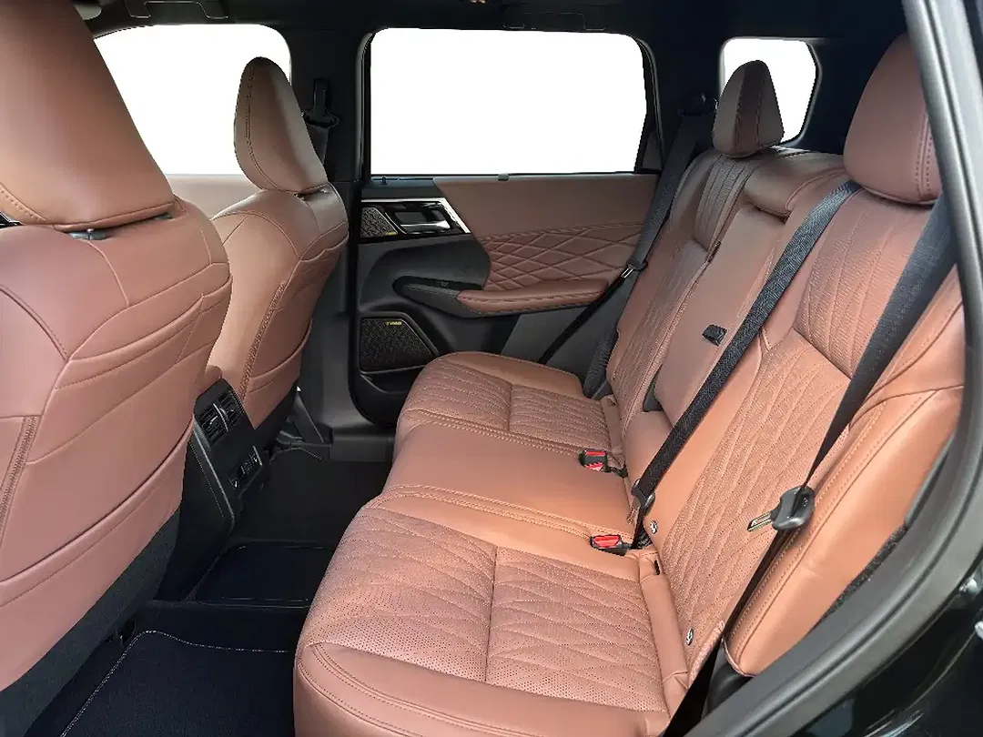 Mitsubishi Outlander 2.4 PHEV Diamant Top - Thumbnail 10