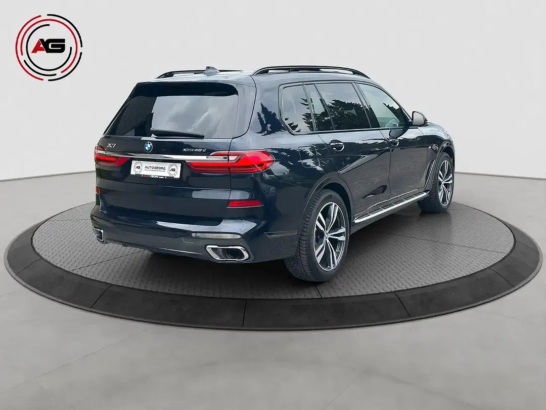BMW X7 M Sport - Thumbnail 3