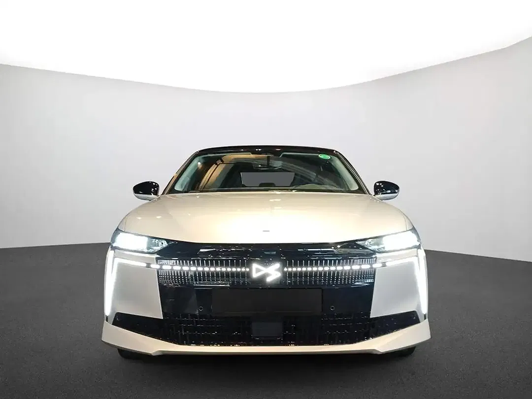 DS Automobiles DS 4 - foto 1
