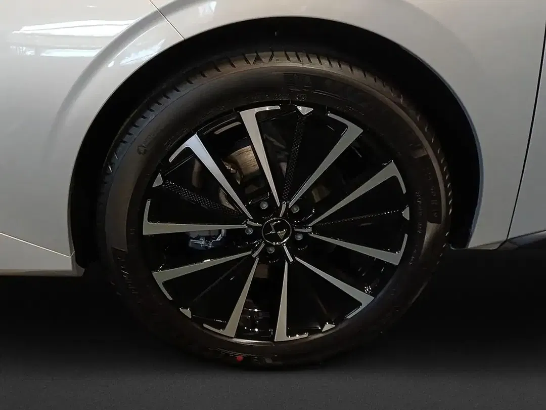 DS Automobiles DS 4 - Thumbnail 7