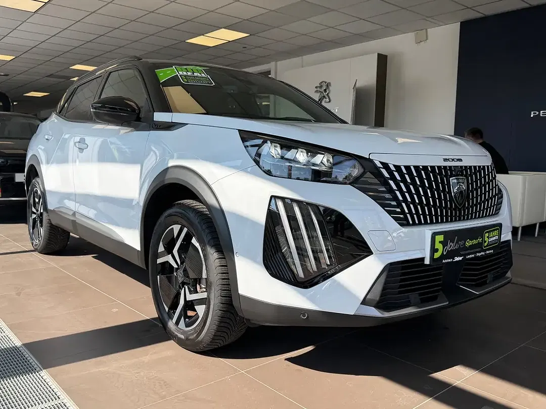 Peugeot 2008 130 PureTech GT - Thumbnail 2