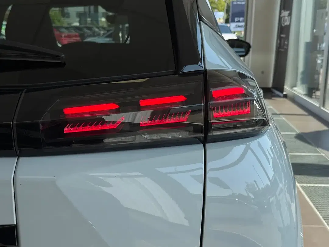 Peugeot 2008 130 PureTech GT - Thumbnail 8