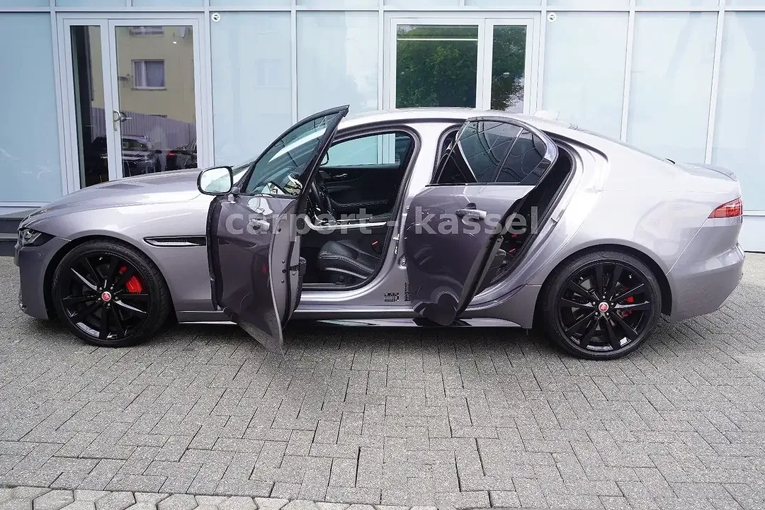 Jaguar XE R-Dynamic Black - Thumbnail 10
