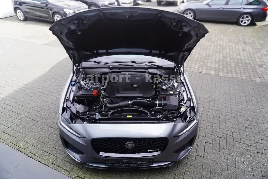 Jaguar XE R-Dynamic Black - Thumbnail 13