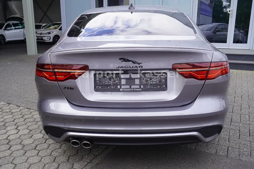 Jaguar XE R-Dynamic Black - Thumbnail 5