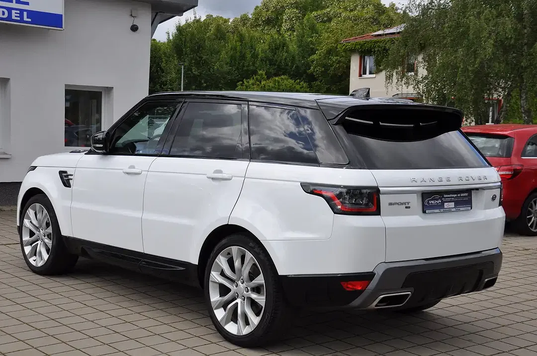 Land Rover Range Rover Sport D300 HSE - Thumbnail 4