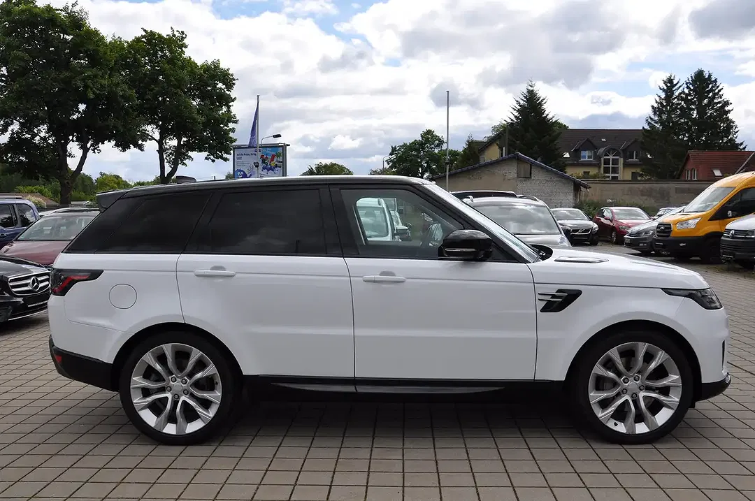 Land Rover Range Rover Sport D300 HSE - Thumbnail 8