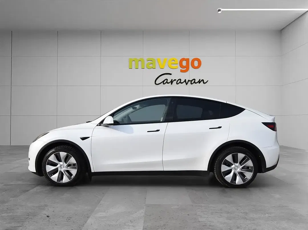 Tesla Model Y AWD Dual Motor Long Range - Thumbnail 3