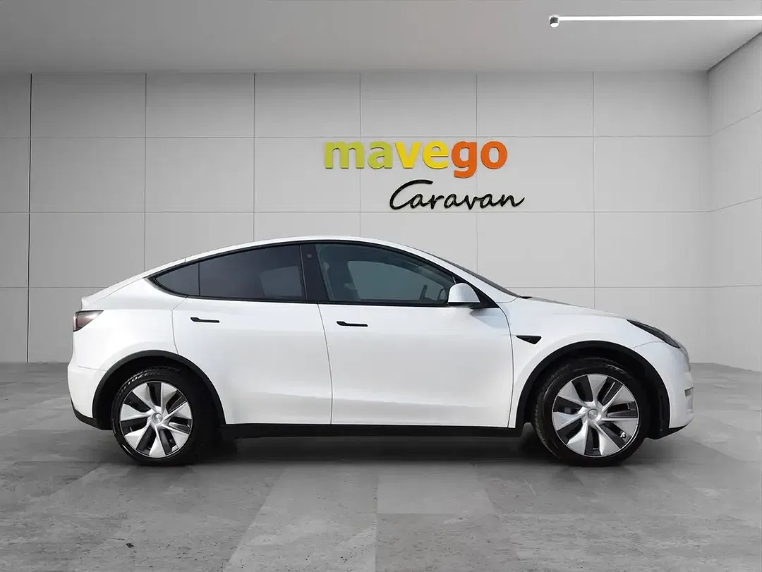 Tesla Model Y AWD Dual Motor Long Range - Thumbnail 7