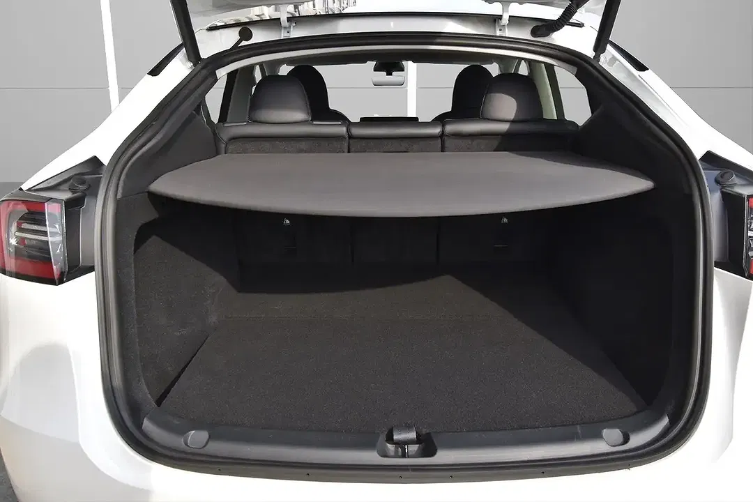 Tesla Model Y AWD Dual Motor Long Range - Thumbnail 9