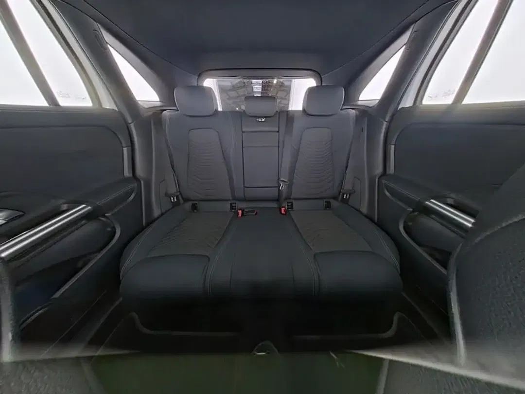 Mercedes-Benz EQA 250 - Thumbnail 9