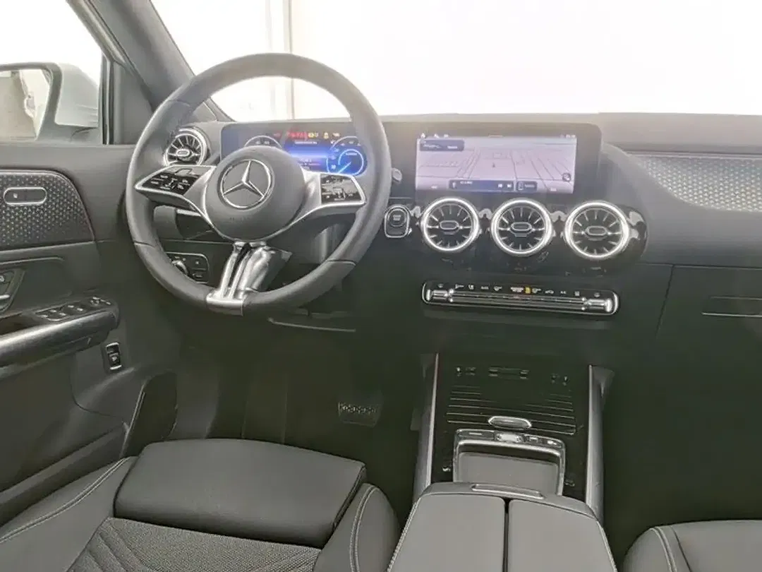 Mercedes-Benz EQA 250 - Thumbnail 7