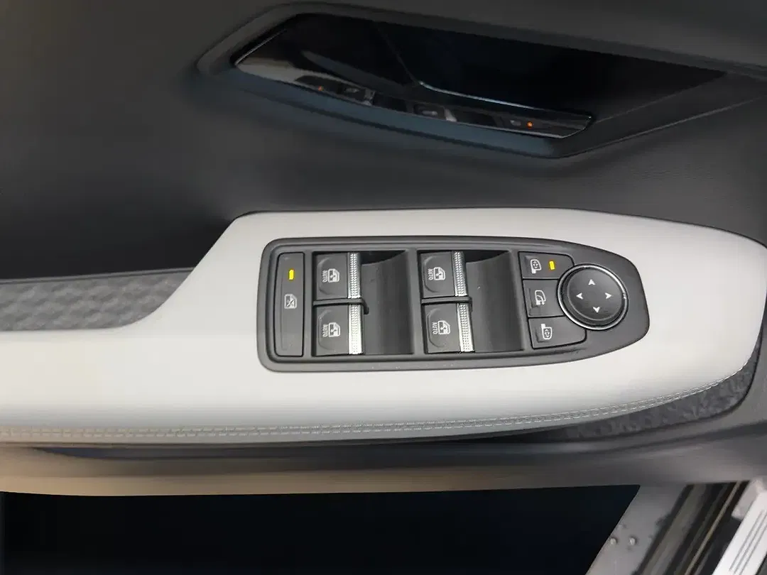 Renault Scenic Iconic - foto 12