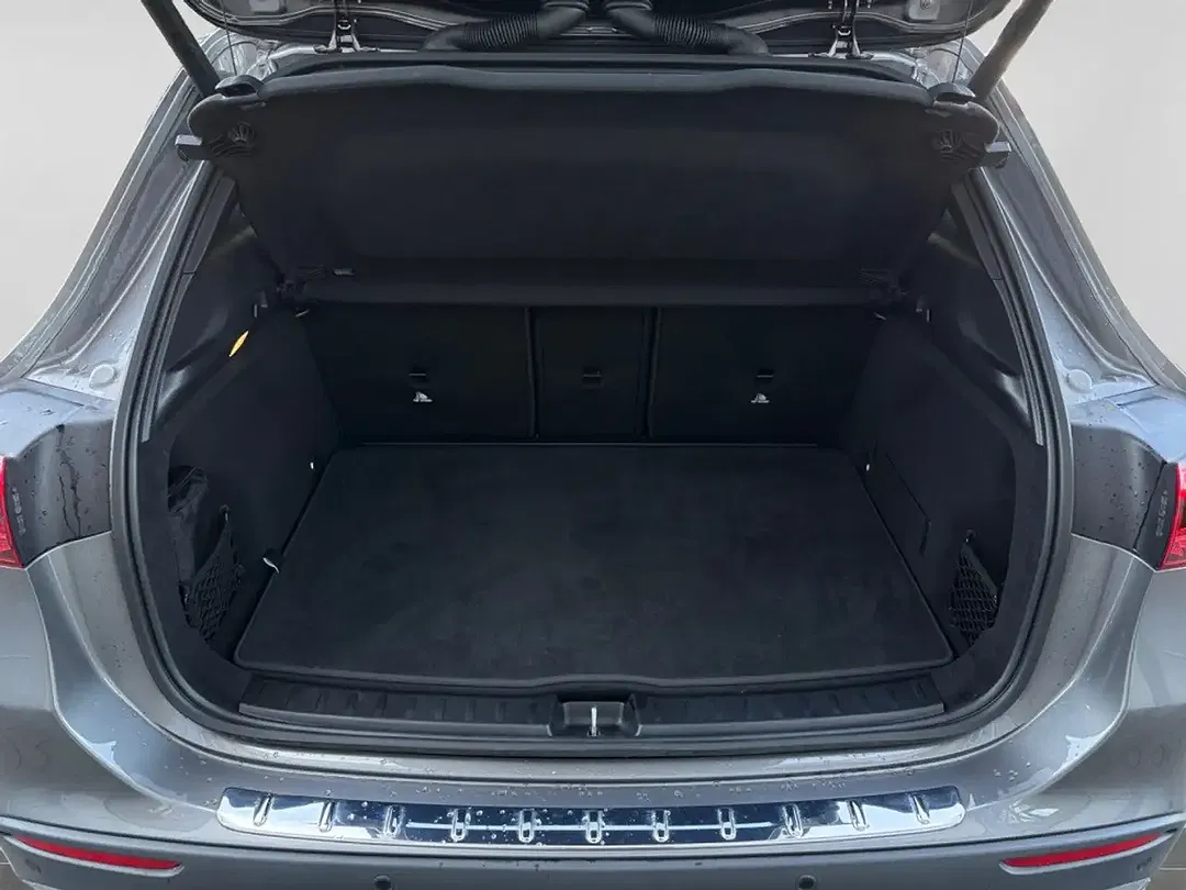 Mercedes-Benz GLA 200 - Thumbnail 13