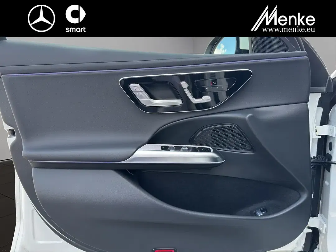 Mercedes-Benz E 300 - Thumbnail 14