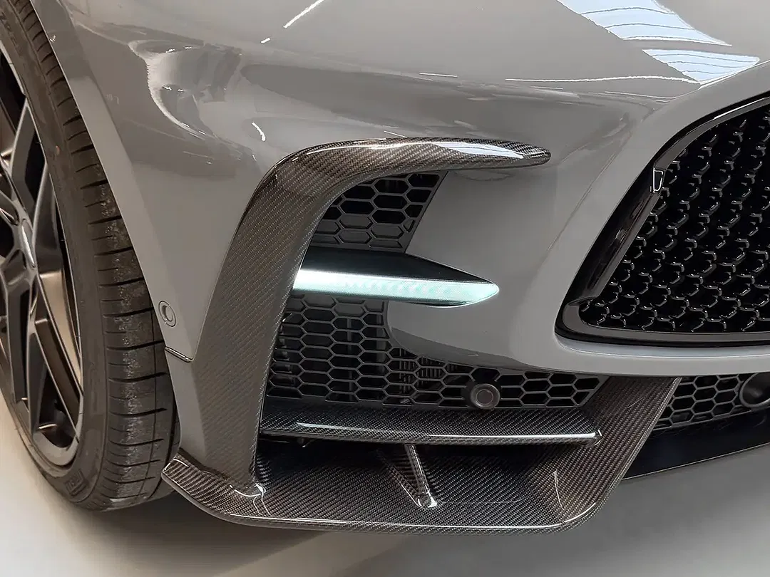 Aston Martin DBX S - Thumbnail 12
