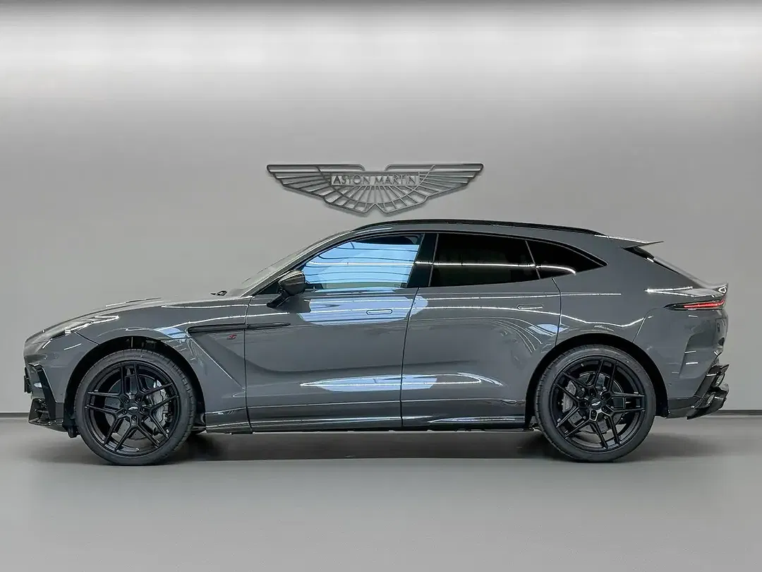 Aston Martin DBX S - Thumbnail 3
