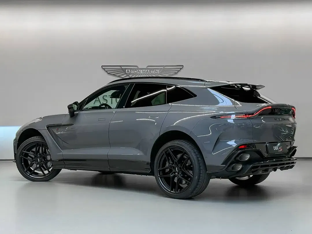 Aston Martin DBX S - Thumbnail 4