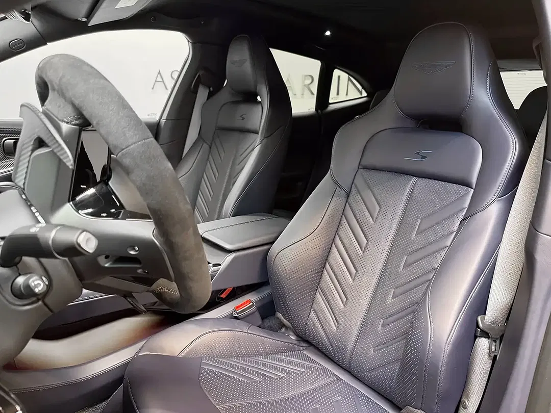Aston Martin DBX S - Thumbnail 8