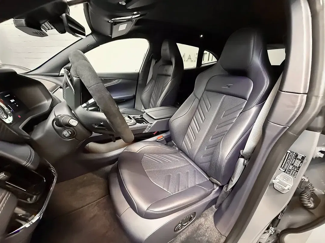 Aston Martin DBX S - Thumbnail 9