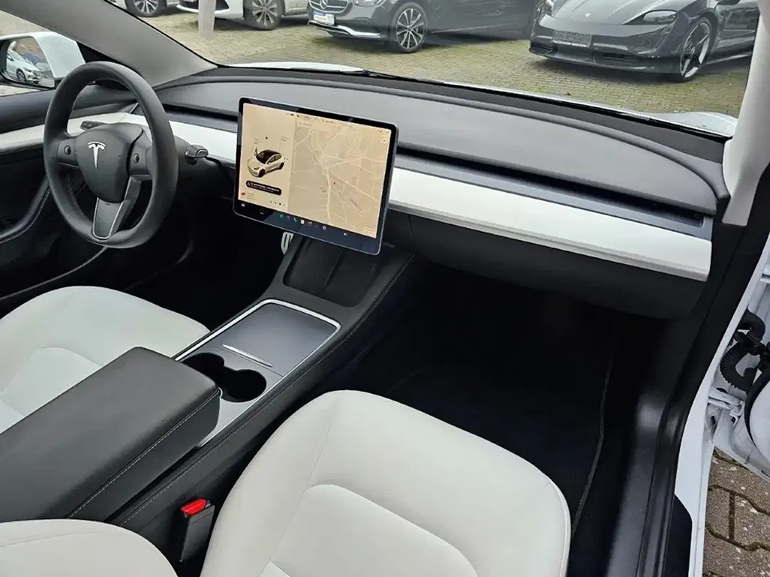 Tesla Model 3 AWD Dual Motor Performance Long Range - Thumbnail 11