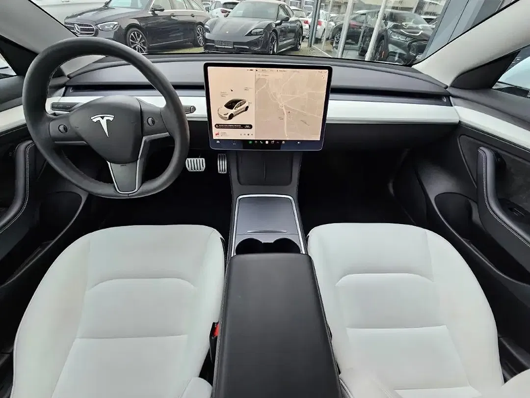 Tesla Model 3 AWD Dual Motor Performance Long Range - Thumbnail 12