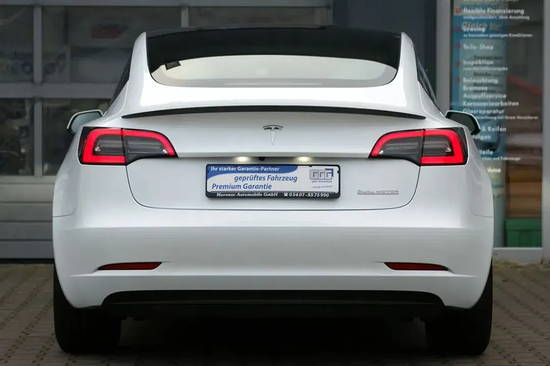 Tesla Model 3 AWD Dual Motor Performance Long Range - Thumbnail 7