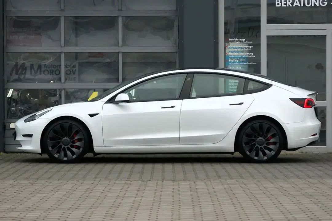 Tesla Model 3 AWD Dual Motor Performance Long Range - Thumbnail 8