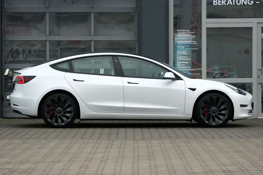 Tesla Model 3 AWD Dual Motor Performance Long Range - Thumbnail 9