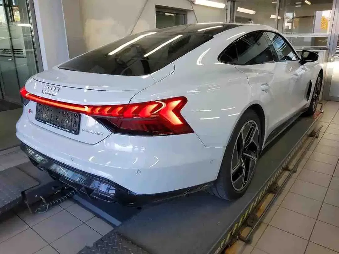 Audi RS e-tron GT quattro - Thumbnail 4