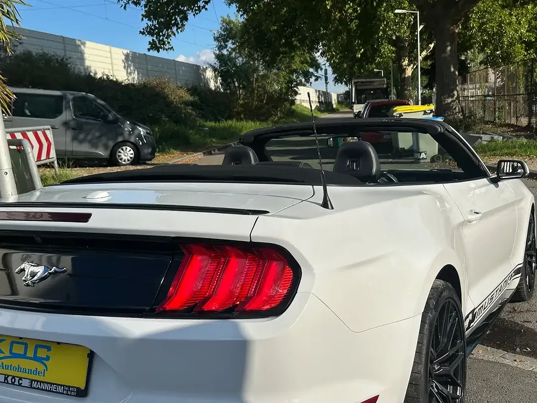 Ford Mustang 5.0 GT - Thumbnail 8