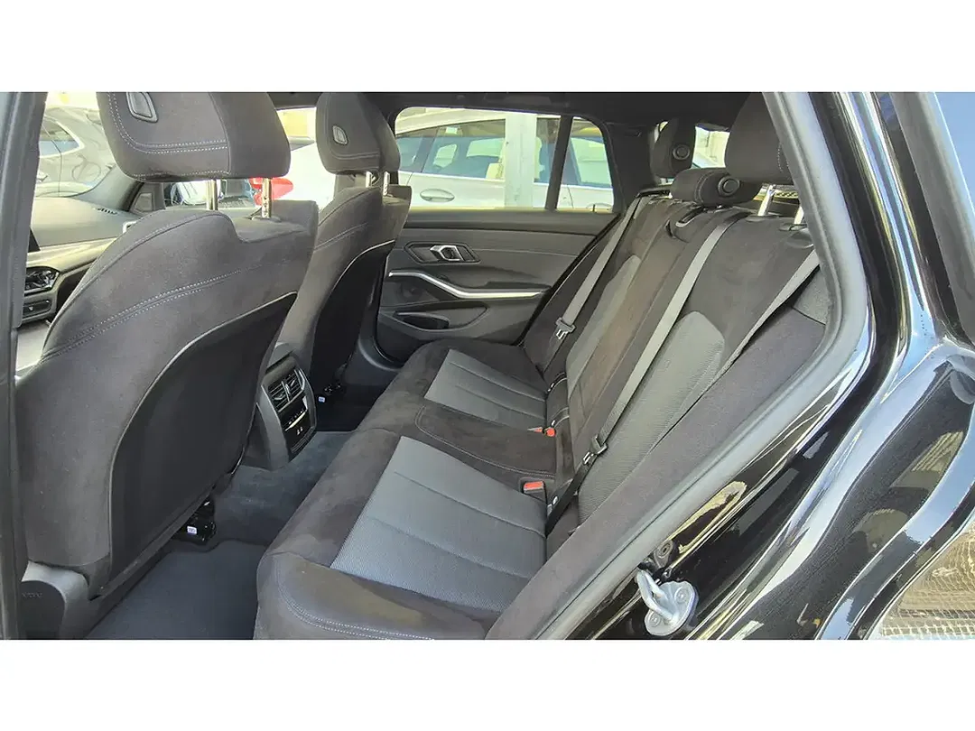 BMW 320 xDrive Touring M Sport - Thumbnail 14
