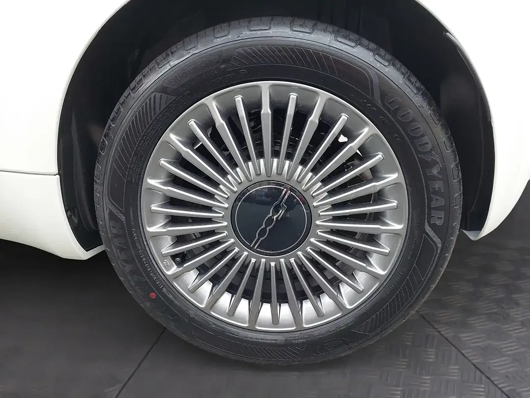 Fiat 500 Hybrid - Thumbnail 13