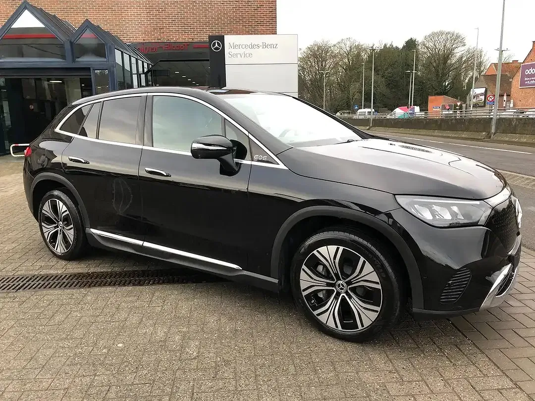 Mercedes-Benz EQE 350 AMG Line - Thumbnail 3
