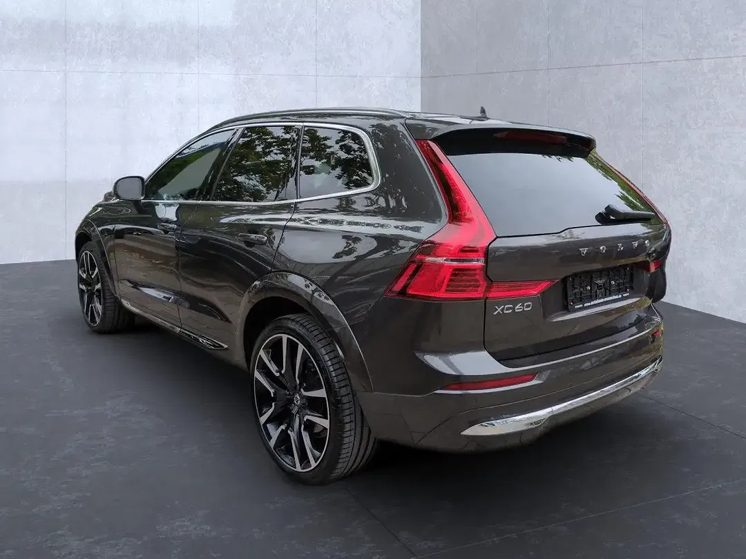 Volvo XC60 AWD Ultimate Bright - Thumbnail 3