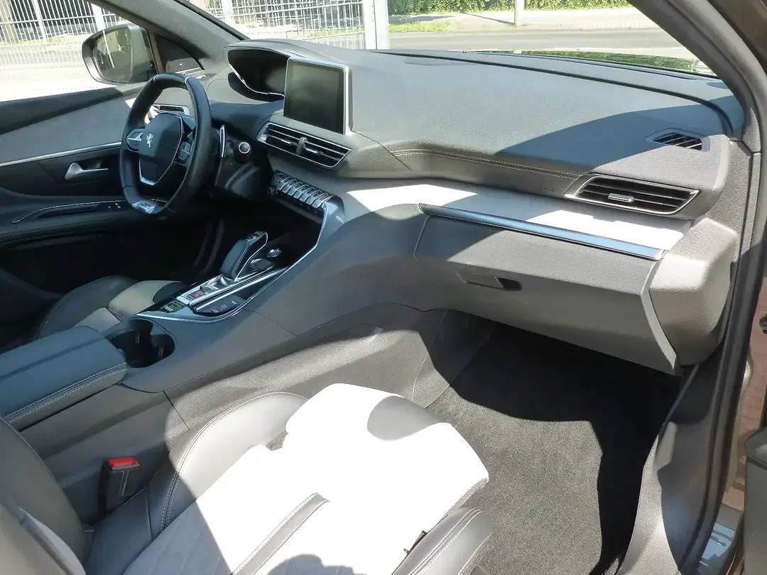 Peugeot 3008 AUT Hybrid4 GT - Thumbnail 11