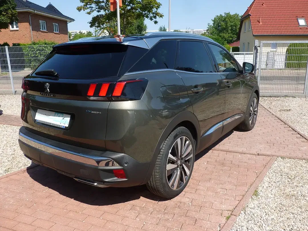 Peugeot 3008 AUT Hybrid4 GT - Thumbnail 3