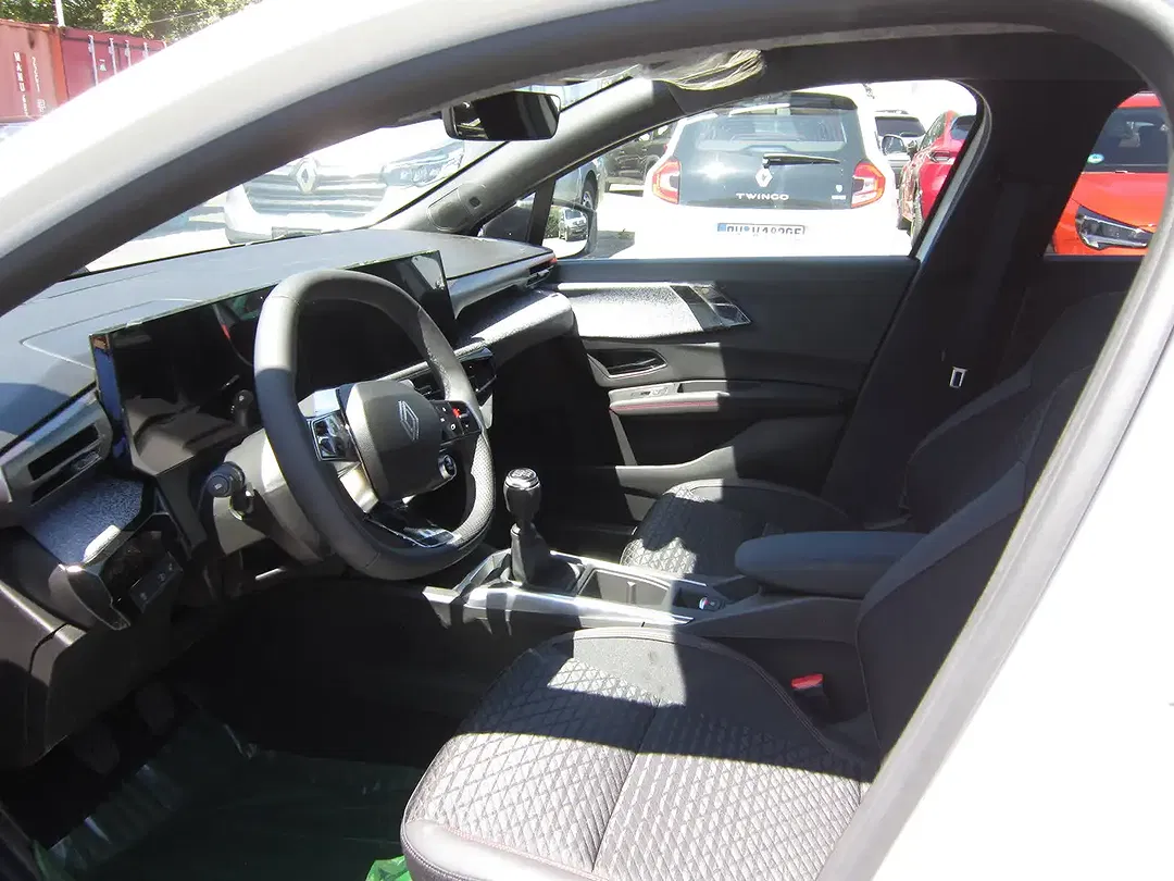 Renault Clio TCe Techno - Thumbnail 6