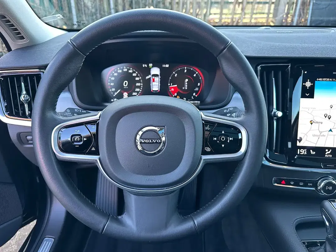 Volvo V90 Momentum Pro - Thumbnail 10